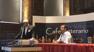 حواس يحاضر عن المرأة بحضور ألف إيطالي وعدد من الشخصيات العامة