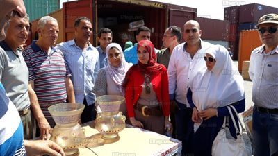 عاجل.. ضبط مشكاتين أثريتين تخصان مسجد الرفاعي قبل تهريبهما بميناء دمياط (صور)