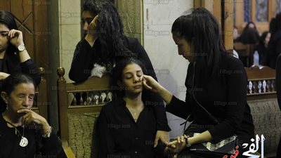 دموع وأحزان على فراق الكاتب الصحفي حسين عبدالرازق (صور)