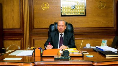 مدير صندوق مكتبات مصر العامة يهنئ محافظ كفر الشيخ الجديد