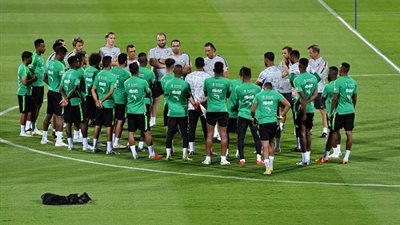 المنتخب السعودي السعودي يواصل تدريباته بمشاركة الغنام والربيعي