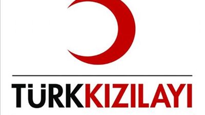 الأحمر التركي يكثف استعداداته داخل سوريا لمساعدة النازحين في إدلب