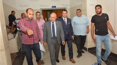 رئيس جامعة أسيوط يقرر فتح عيادات طبية لخدمة طلاب المدينة الجامعية على مدار 24 ساعة