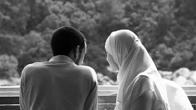 حكم كذب الزوجة على زوجها في ذكر عمرها الحقيقي