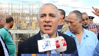 وزير الري يحذر المعتدين على النيل: إحنا مابنهزرش ومفيش وقت للهزار (فيديو)