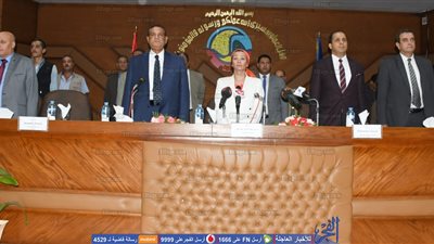 تفاصيل اجتماع وزيرة البيئة بقيادات 