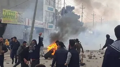 عاجل.. إحراق مقرات الأحزاب الموالية لإيران في محافظة البصرة