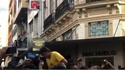 لحظة طعن مرشح للرئاسة في البرازيل (فيديو)