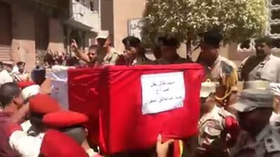 وصول جثمان الشهيد أحمد عبدالخالق لمسقط رأسه بالغربية