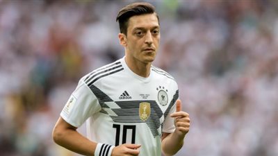 لوف: أوزيل لم يحترمني.. ولذلك لن أستدعيه أبدًا للمنتخب الألماني