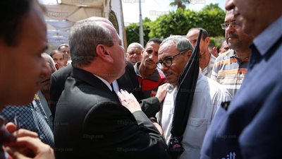 تفاصيل لقاء محافظ كفرالشيخ مع أصحاب محلات الميدان الدسوقي في دسوق (صور)