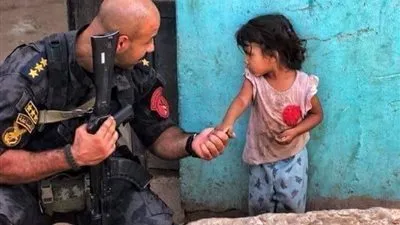 تلاحم الشرطة مع الأهالي بالمنيا يرسم البهجة على وجوه الأطفال.. وتفضح المنظمات المشبوهة