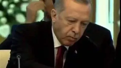 الكاميرات تضبط أردوغان يتناول المكسرات خلال قمة إيران