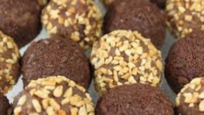 حضري كرات التمر بالطحينة بهذه الطريقة