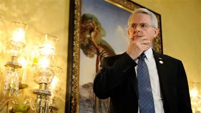 سيناتور أمريكي التقى الأسد: هناك دولة ثالثة تحضر استفزازًا كيميائيًا جديدًا بسوريا