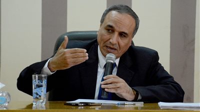 نقيب الصحفيين: فرض رسوم لدعم وسائل الإعلام مقترح وجيه