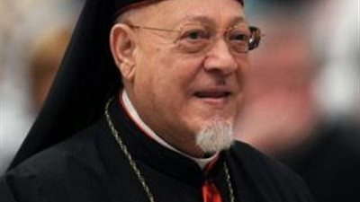 بطريرك الكاثوليك يهنىء الأنبا انطونيوس نجيب بعيد سيامته 