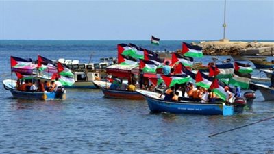 إصابة 49 فلسطينيا في قمع الاحتلال لمسيرة بحرية قبالة شواطئ غزة