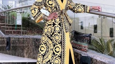 عبايات ملونة تناسب إطلالتك في المناسبات المختلفة (صور)
