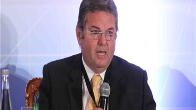 وزير قطاع الأعمال: صرف تعويضات للعاملين بـ