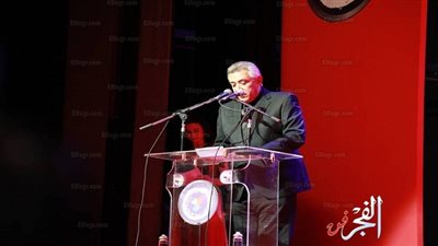 سامح مهران يتوجه بالشكر لضيف شرف مهرجان المسرح التجريبي والمعاصر (فيديو)