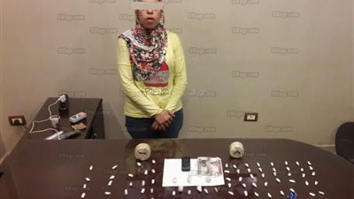 ضبط ربة منزل بحوزتها مخدر هيروين بالعشرين