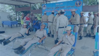 رجال الشرطة يتبرعون بدمائهم لجمعية الهلال الأحمر