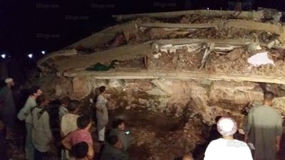 عاجل.. لحظة انتشال ضحايا عقار أسيوط المنهار (صور)