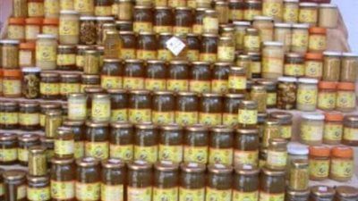 ضبط 1700 كيلو عسل جلكوز مجهول المصدر بالفيوم