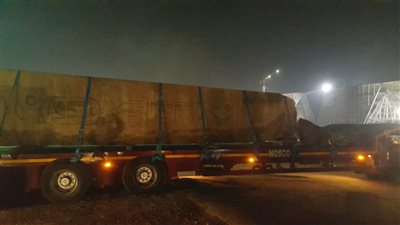 بعد رحلة 15 ساعة.. القطع الجرانيتية لمسلات صان الحجر تصل المتحف الكبير