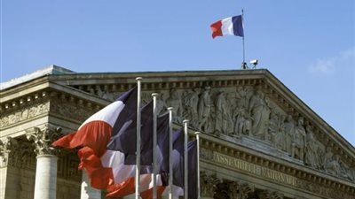 الخارجية الفرنسية: القصف العشوائي على إدلب جريمة حرب