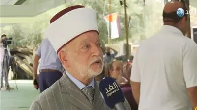 مفتي القدس يُطالب الفلسطينيين بالتشبث بأرضهم في حي الخان الأحمر   