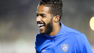 نواف العابد ينفي رغبته في الرحيل عن الهلال السعودي