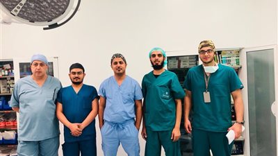 سبق ـــ السعودية | فريق طبي متخصص ينجح في إجراء أول عملية منظار للكاحل بعسير