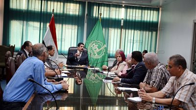 محافظ القليوبية يجتمع بلجان تقنين أوضاع أراضي أملاك الدولة:آخر موعد لسداد الرسوم 27 الجاري (صور)