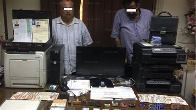 ضبط تشكيل عصابي تخصص في تزوير المستندات والمحررات الرسمية