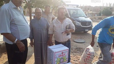 ضبط أغذية منتهية الصلاحية داخل مصنعيين بالعاشر من رمضان (صور)