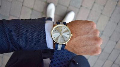 تعرف على سبب ارتداء الساعة في اليد اليسرى!