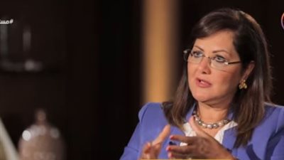 وزيرة التخطيط تكشف عدد موظفي الحكومة الحاليين