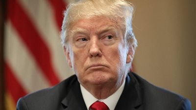 حاكم كاليفورنيا يفتح النار على ترامب بسبب المناخ: 