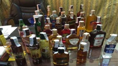 القبض على صاحب محمصة بحوزته 1356 زجاجة خمور في الإسكندرية