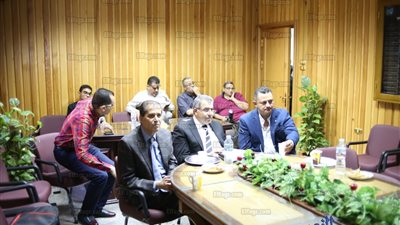 خبير هولندي بمستشفى المنصورة الجامعى لإجراء جراحات السمنة (صور)