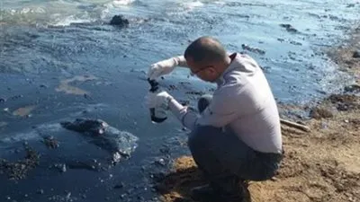 قرار مهم من وزيرة البيئة بشأن التلوث الزيتي في ميناء الإسكندرية