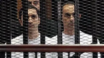 عاجل .. القبض على علاء وجمال مبارك وهيكل بقضية 