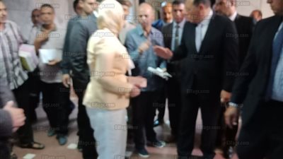 بعد وفاة 3 وإصابة 12.. وزيرة الصحة تزور وحدة 