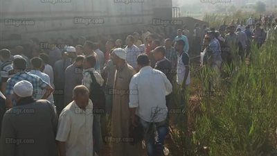 شاهد آثار اصطدام قطار في مدينة شبين الكوم بـ 