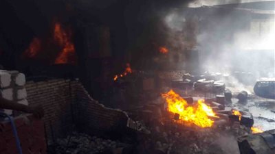 السيطرة على حريق بمحول كهرباء في الشرقية