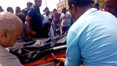 تسليم جثث ضحايا بالوعة الصرف الصحي بسفاجا لذويهم.. والأهالي: سنقاضي الشركة  