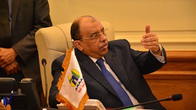 وزير التنمية المحلية: ضرورة منع البناء العشوائي في المحافظات على الأراضي الزراعية 