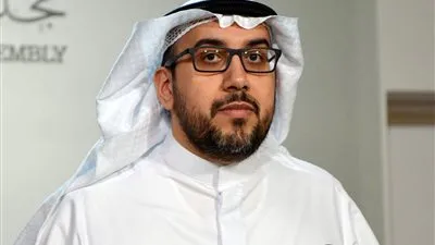 نائب كويتي يطالب الحكومة بالتراجع عن إلغاء الأثر الرجعي لدعم العمالة